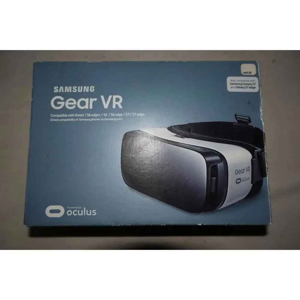 Samsung Gear VR White Black Oculus 360° Portable Smartphone VR Headset